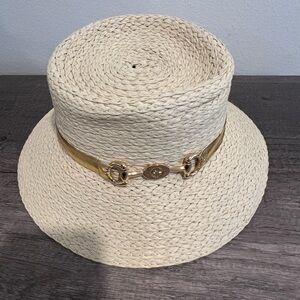 Elegant Cream Straw Hat with Gold Accent by GIANI BERNINI